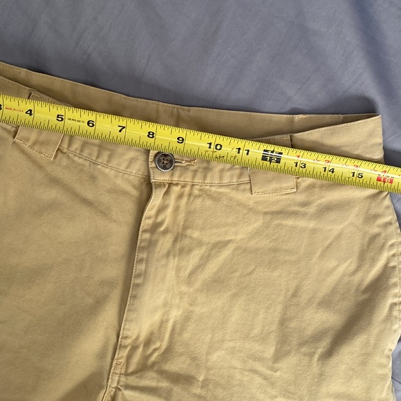 Men’s ,King Ranch brand cargo shorts, KR buttons detailing, soft & comfy - Picture 4 of 7